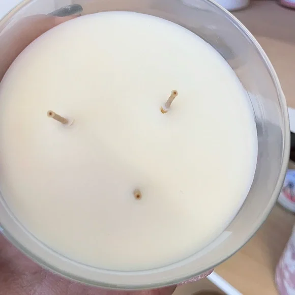 Bath & Body Works Banana Walnut Muffin Candle with Blue Label - Picture 2 of 3